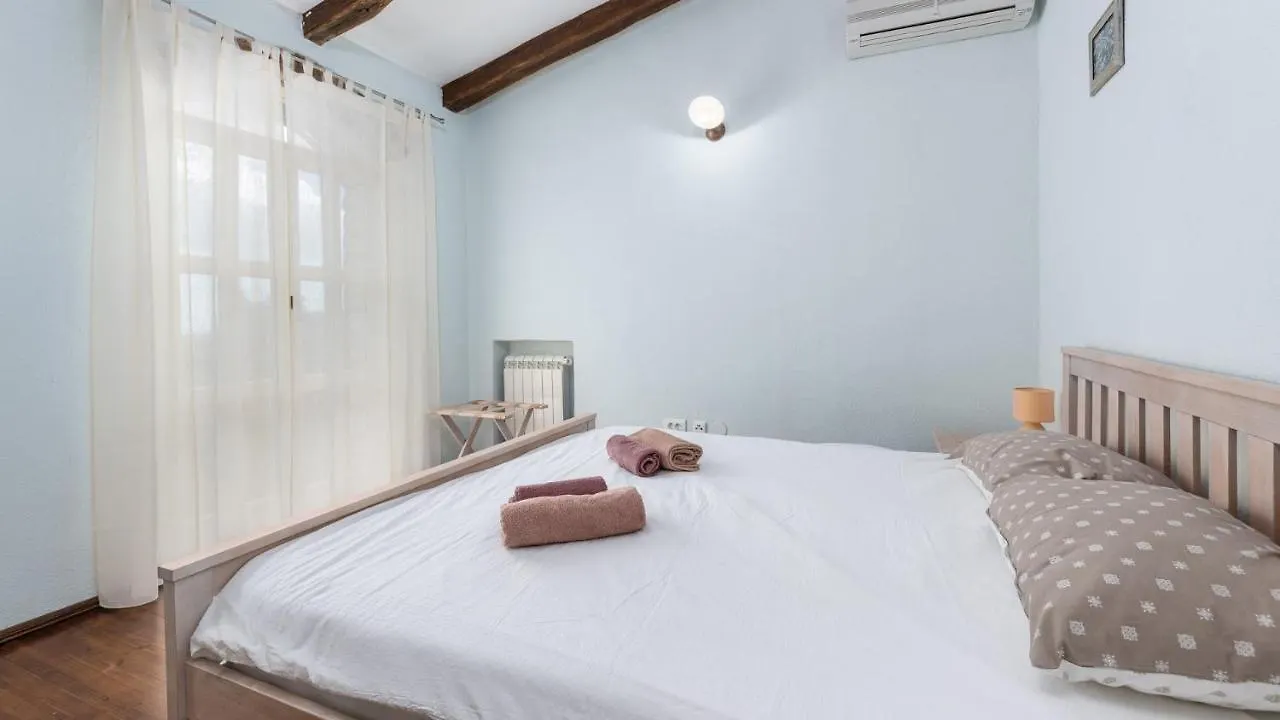 Villa Diana Sinozici Guest house