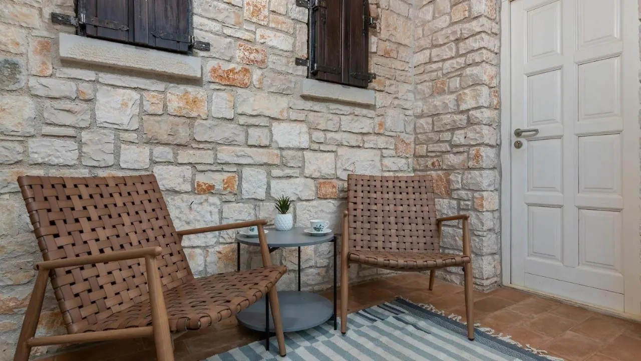 Villa Diana Sinozici 0*,